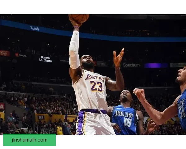 詹姆斯14中13创里程碑湖人七连胜击败火箭东契奇砍40分KD18分领衔表现